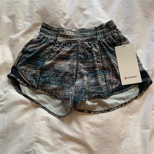 Lululemon hotty hot shorts size 2 tall